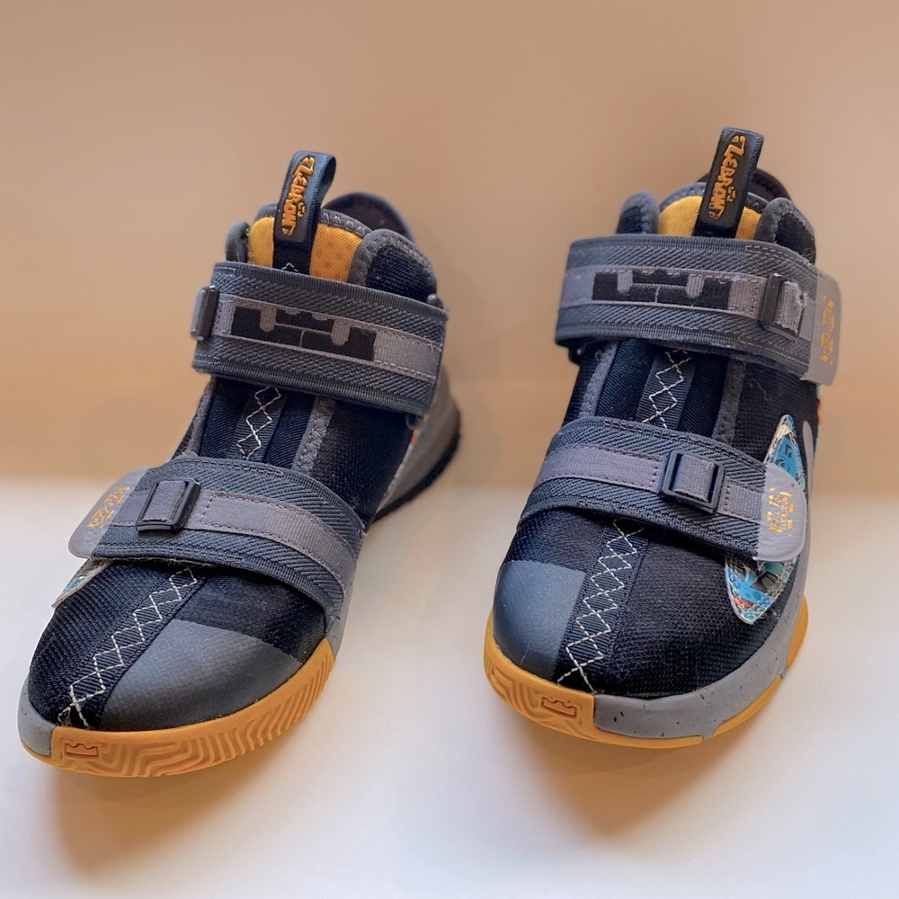 SOLD**Nike LeBron Soldier 13, Kids Size 5Y